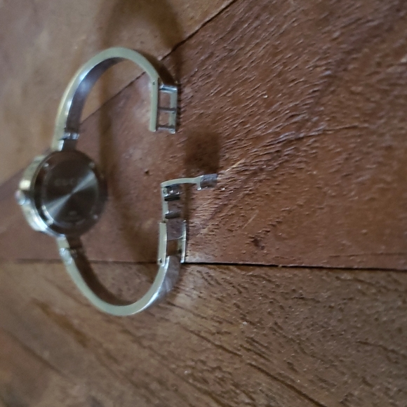 GUCCI Series G Circle Monogram Watch - Picture 3 of 7